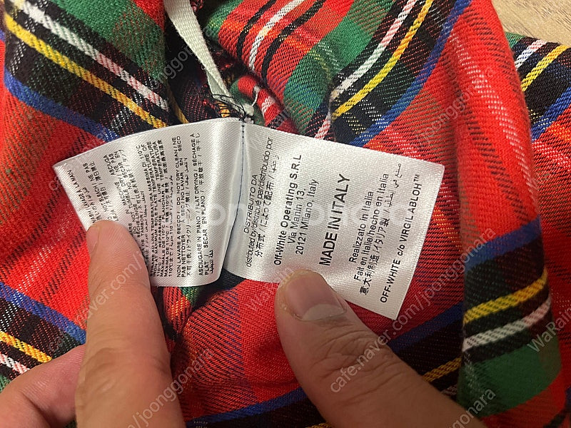 오프화이트 스프레이 플란넬 셔츠 M 사이즈 판매합니다.--1