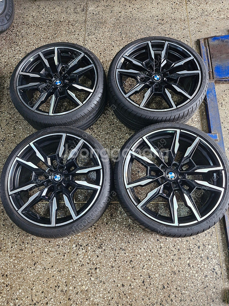 bmw 850 순정 20인치 휠타이어 4개셋트판매--0