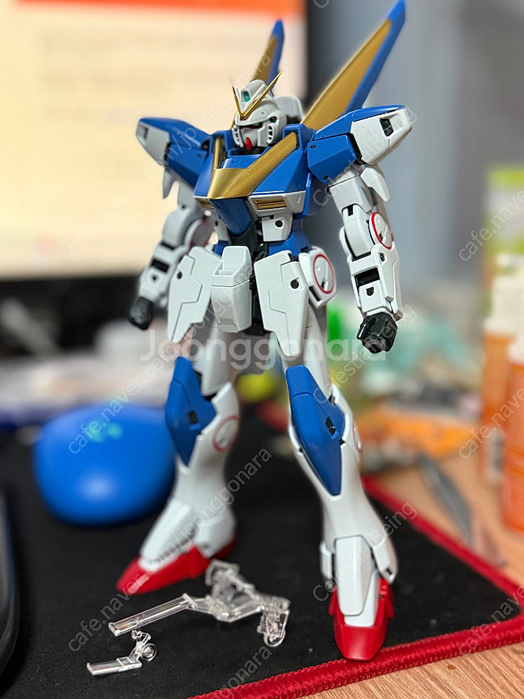 MG V2 어썰트 버스터 건담 합본 부분 조립 판매합니...--0