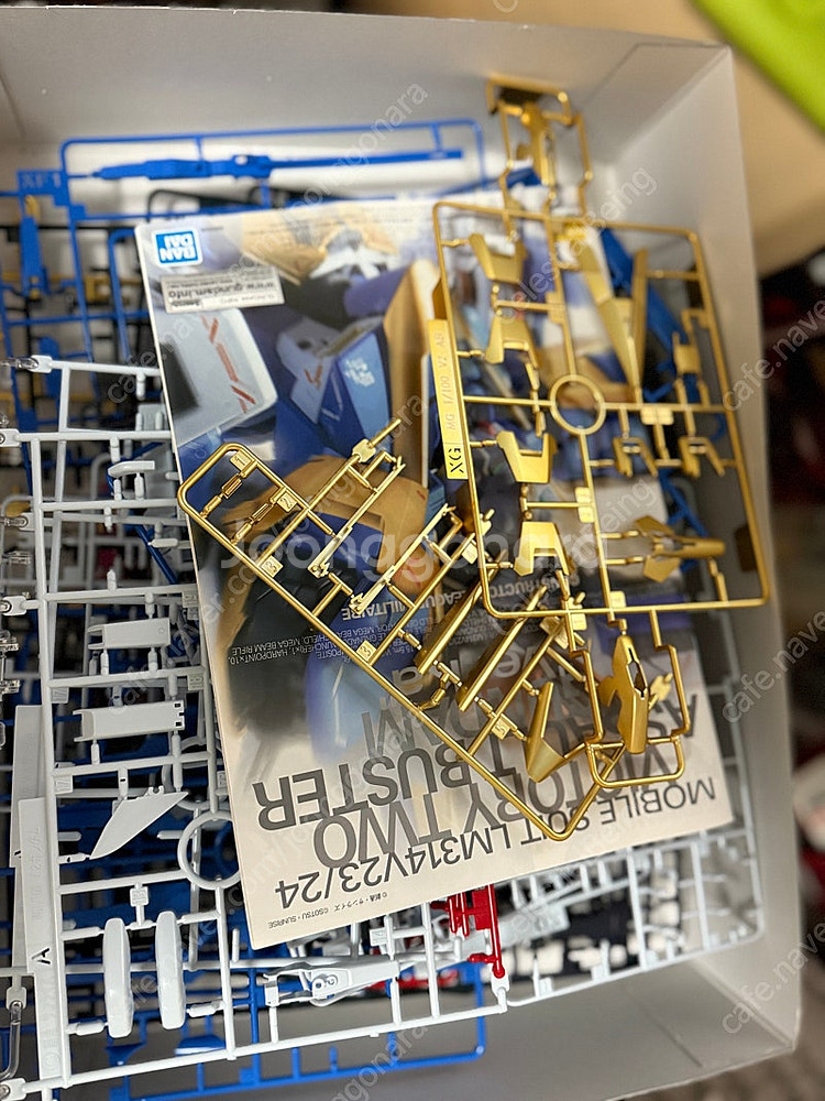 MG V2 어썰트 버스터 건담 합본 부분 조립 판매합니...--2