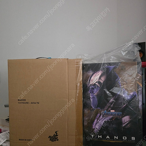미개봉급 엔드게임 타노스 15만원에 팝니다