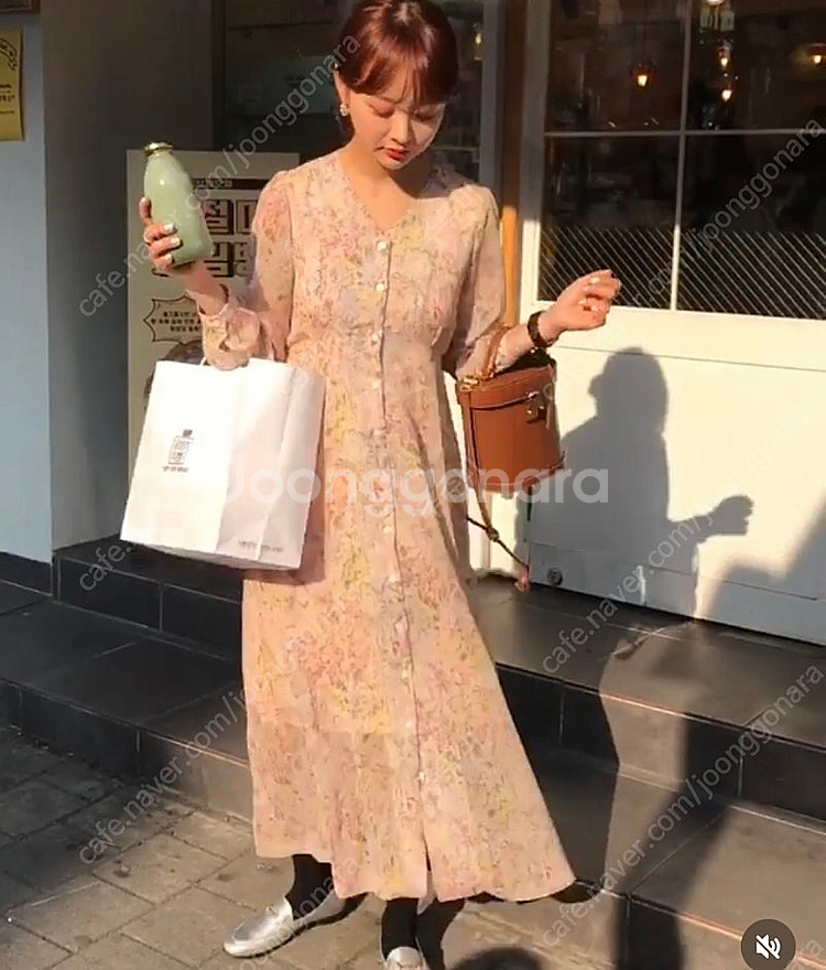 임블리 핑크빛수채화 롱원피스 베이지 진주 알파카 가디건...--1