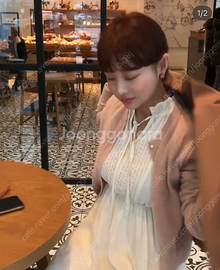 임블리 핑크빛수채화 롱원피스 베이지 진주 알파카 가디건...--2