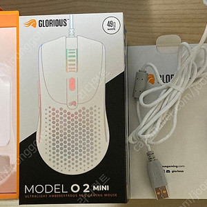 글로리어스 모델 o 2 미니 유선 마우스 팝니다