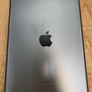 아이패드 6세대 32GB 팝니다 (케이스&키보드 포함)