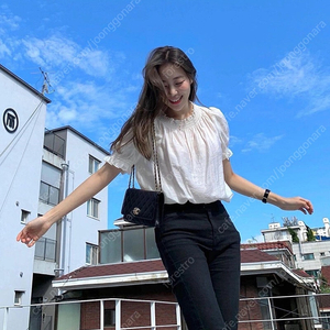 스키니피그 love love 화이트 퍼프 블라우스🤍