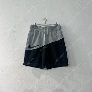 나이키 빅로고 반바지 95-100 팔아요