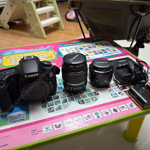캐논 60d 신동품급 + 18-55mm + 50.8렌즈 + 정품배터리 2개 + 내셔널카메라가방
