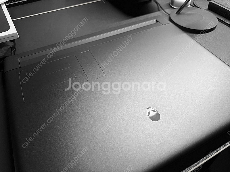 Alienware m18 R2 게이밍 노트북--0