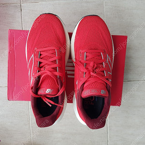 뉴발란스 프레쉬폼 1080 V13