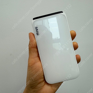 M120 (MIVE)마이브 스타일폴더폰 화이트 32기가 7.5만 판매합니다.