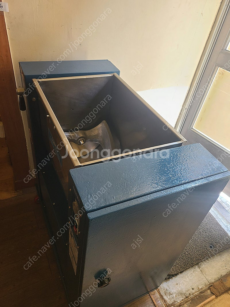 삼우20kg뿔형반죽기 팝니다.택배가능합니다.~~~--1