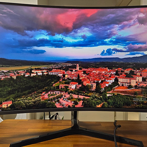 삼성 32인치 커브드 144Hz QHD 모니터