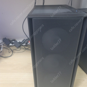 새상품급 9600x / 4060ti / 32램 / ssd 1테라 싸게팝니다.