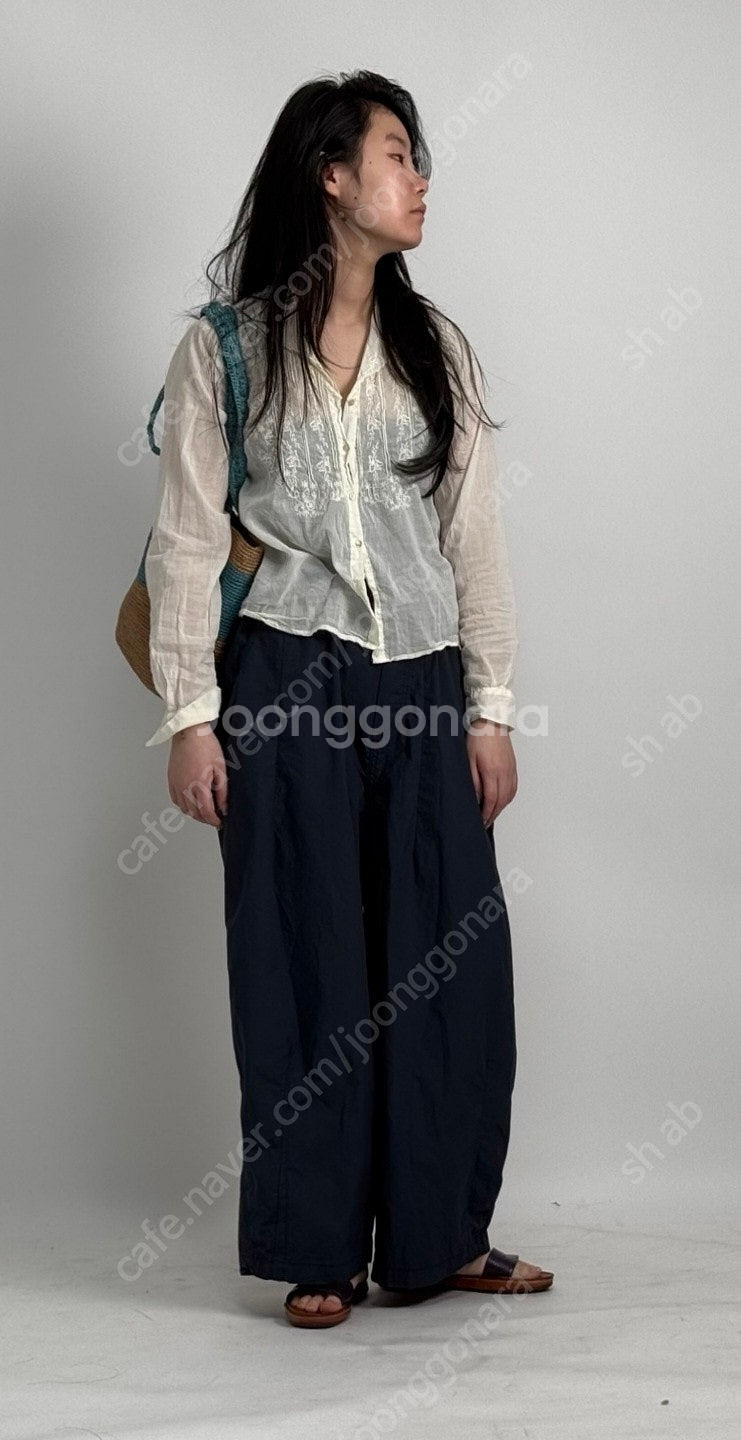넬 샤인 자수 블라 화이트--8