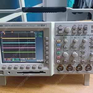 Tektronix 오실로스코프 TDS 3054 4채널 500M. 5GS/s