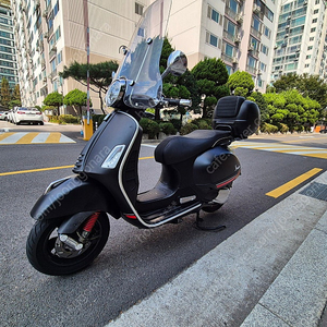 베스파 gts300 22년식 판매 합니딘.