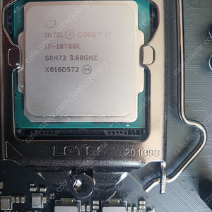 i7 10700k, msi z490 unify 메인보드, nzxt x73 수냉쿨러, 지스킬 램, rtx2070super 그래픽카드, 시소닉 gx850 gold power, 삼성 s