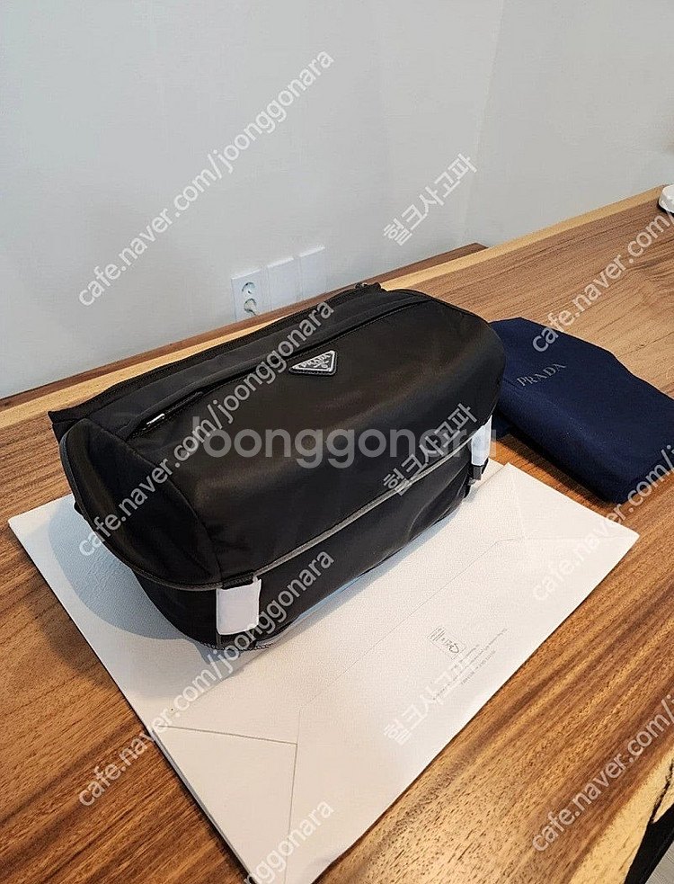 [새상품] 2vz994 프라다 바이커백 미디움 가방 판...--1