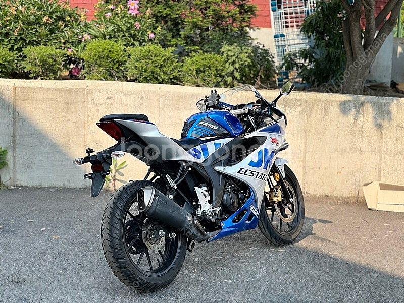 gsxr125 21년식 스페셜컬러 딱 4만키로 깔끔한 차량 판매합니다--2