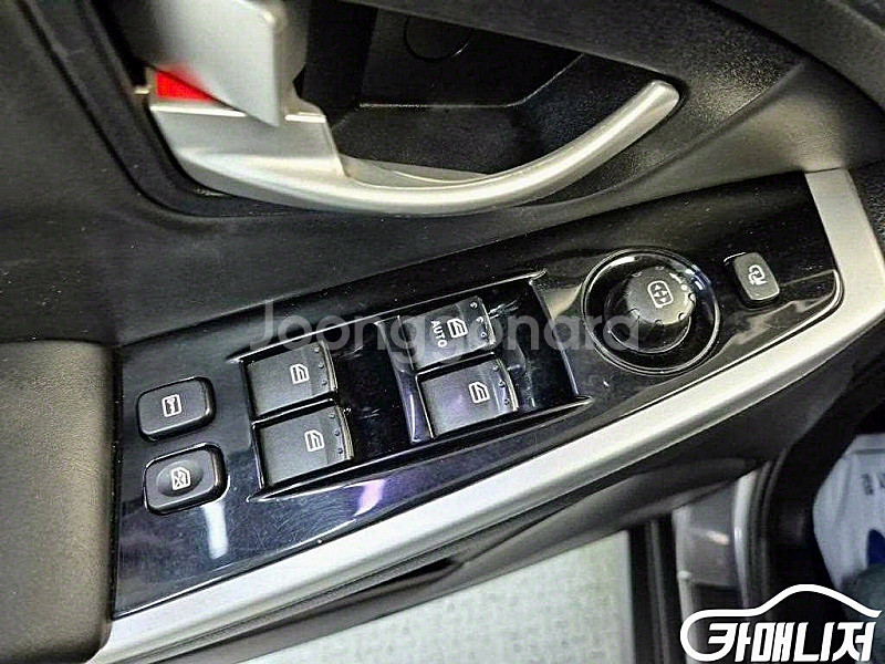 [KG모빌리티(쌍용) ]뉴코란도C 2WD 2.0 CVT...--8