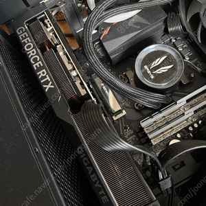 Rtx4070 그래픽카드 3팬 모델(안전거래 가능)