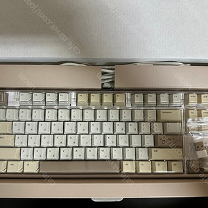 archon E1 PRO TKL 8K 래피드트리거 무접점40G 팝니다.