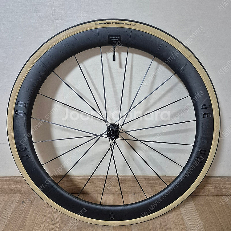 제스앤로드 나디아 D50 3세대 로드 카본 휠셋 + 미쉐린 파워컵 클래식 타이어 장착 판매--4