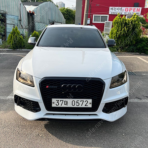 아우디 SQ5 3.0 TDI 콰트로 8R(313마력) 15년식,RS범퍼,크롬죽이기(블랙랩핑),허브스페이스,아이나비 네비장착