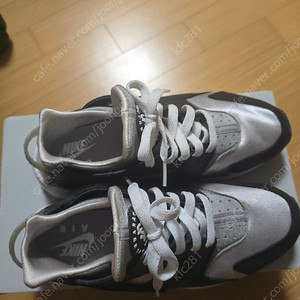 나이키 에어 허라취 270