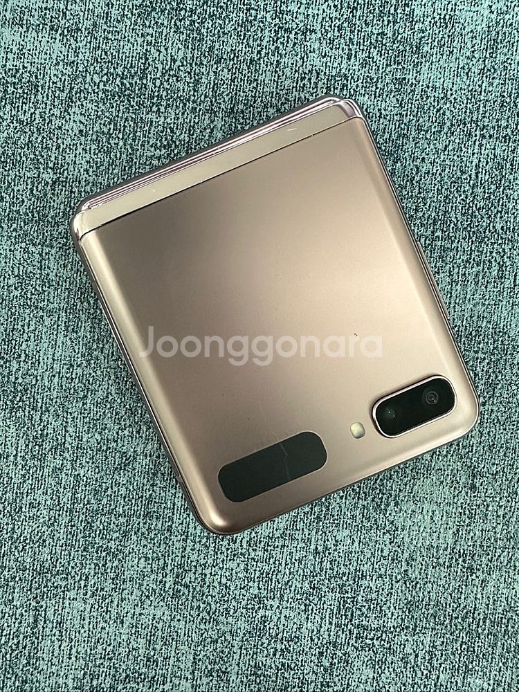 갤럭시Z플립2 256G 브론즈 무잔상 작은 점멍 6만원...--0