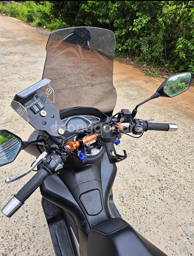 pcx20년식 6xxxkm판매합니다.--3