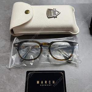 MARCH 마치 안경