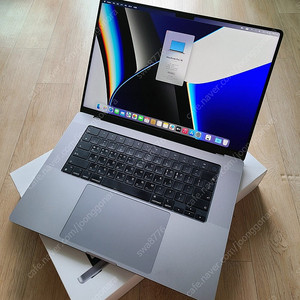 부산 맥북프로 16인치 M1 PRO 16GB/512GB 그레이 팝니다.