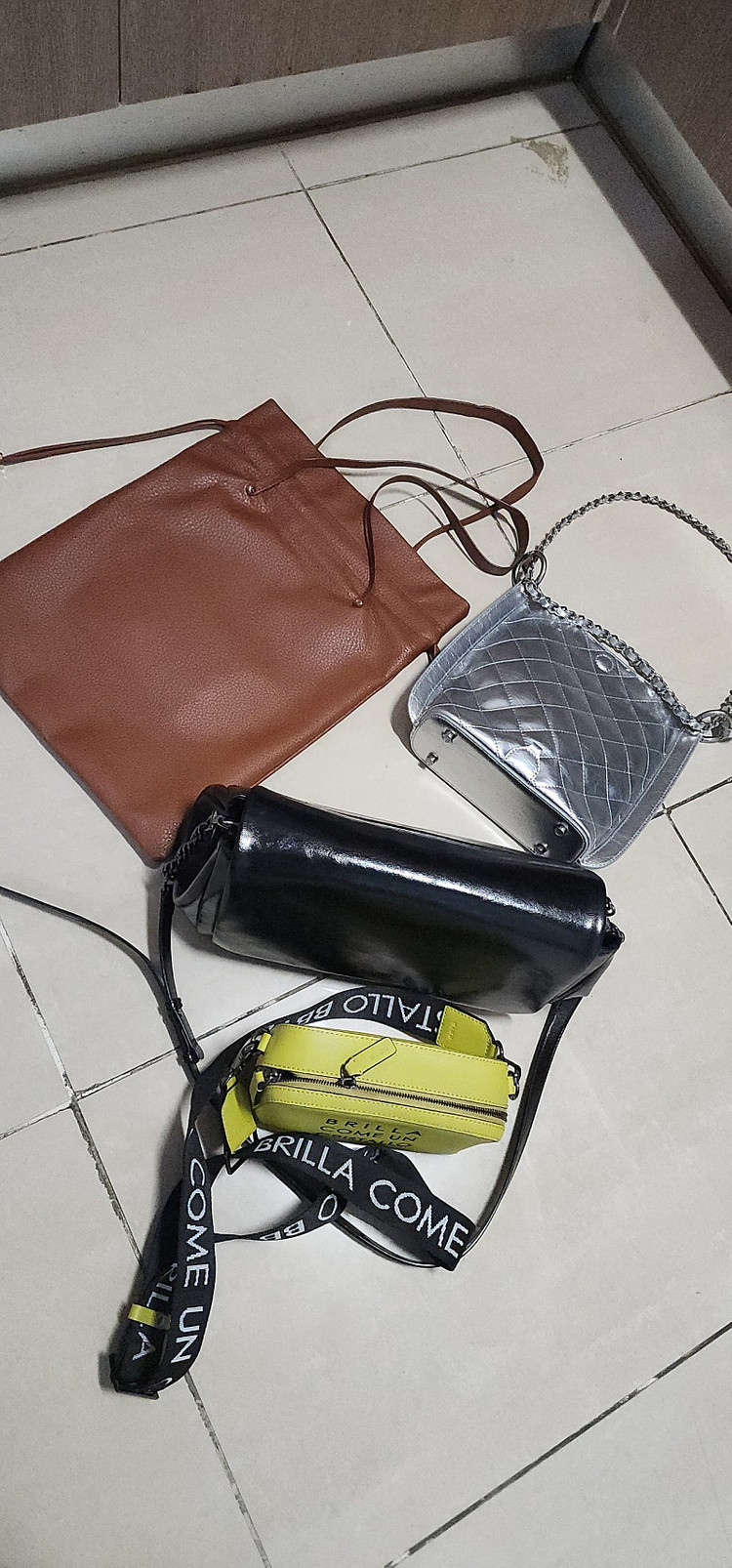 엘바테게브 레터 라지백/ 루이비통 알렉산드라 중지갑 이미지