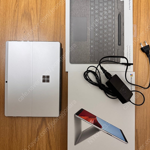 Surface Pro X SQ2 플래티넘+키보드+슬림펜 팝니다.