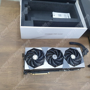 RTX4090 슈프림 판매합니다 340만(네고 차단)