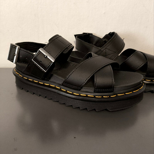 uk5 240mm 닥터마틴 보스2 샌들
