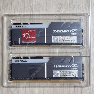 G.SKILL DDR4-3200 CL16 TRIDENT Z RGB 16GB (8*2) 패키지 판매합니다.