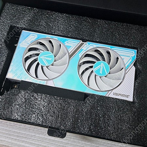 컬러풀 RTX 4060 ULTRA DUO OC D6 8GB White 화이트 판매합니다