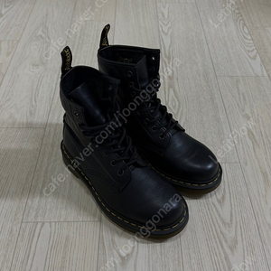 Dr.Martens 닥터마틴 1460 여성용 8홀 레더 부츠 워커