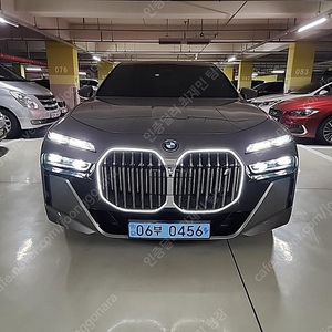 BMW i7 중고 bmw i7 중고차 회색 2023년식 15,000km xDrive 60 M 스포츠 인디비주얼 중고차 할부 구매 후기
