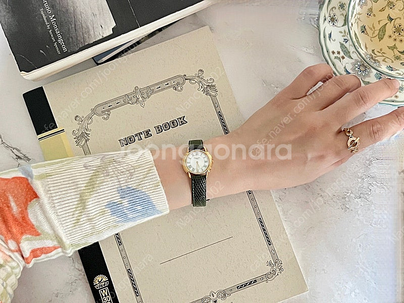 DIOR 골드 라운드 CD 버클 빈티지 디올 시계--5