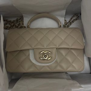 샤넬 뉴미니 베이지 새상품(4월 구매)