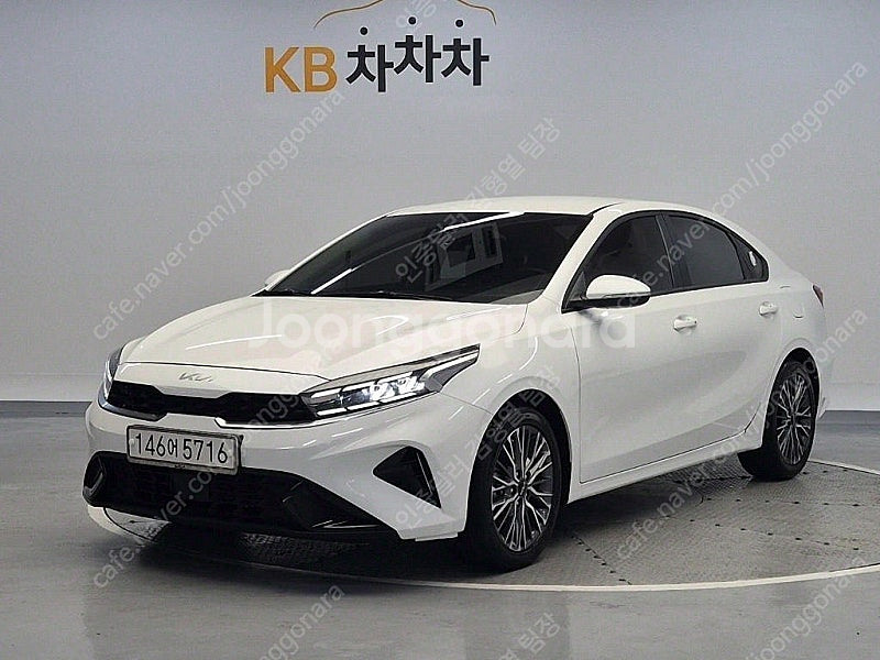K3 중고 차 시세 K3 더뉴 K3 2세대 흰색 202...--0