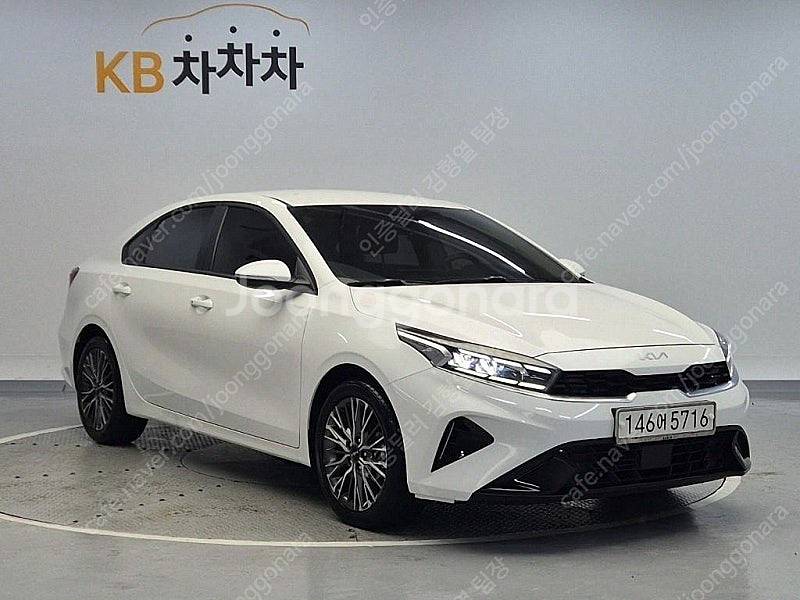 K3 중고 차 시세 K3 더뉴 K3 2세대 흰색 202...--4