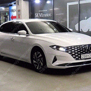 그랜저 중고차 더 뉴 그랜저 IG 하이브리드 중고차 현대중고차 흰색 2020년식 59,789km 익스클루시브 수원중고차