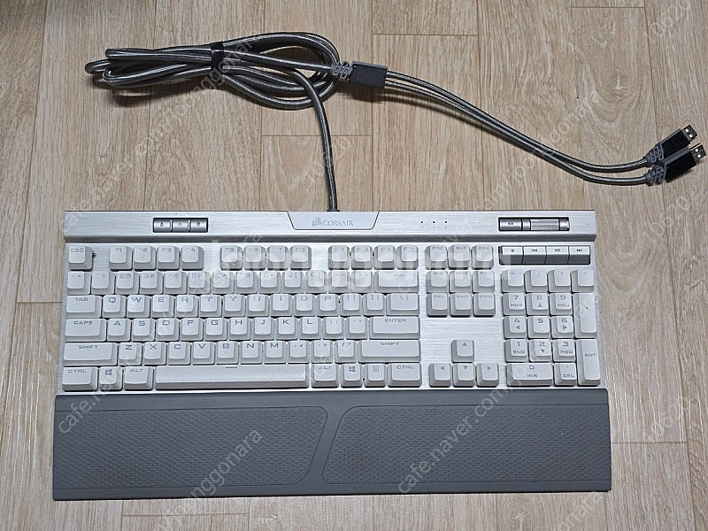 커세어 기계식 키보드 K70 RGB MK.2 SE (은...--0