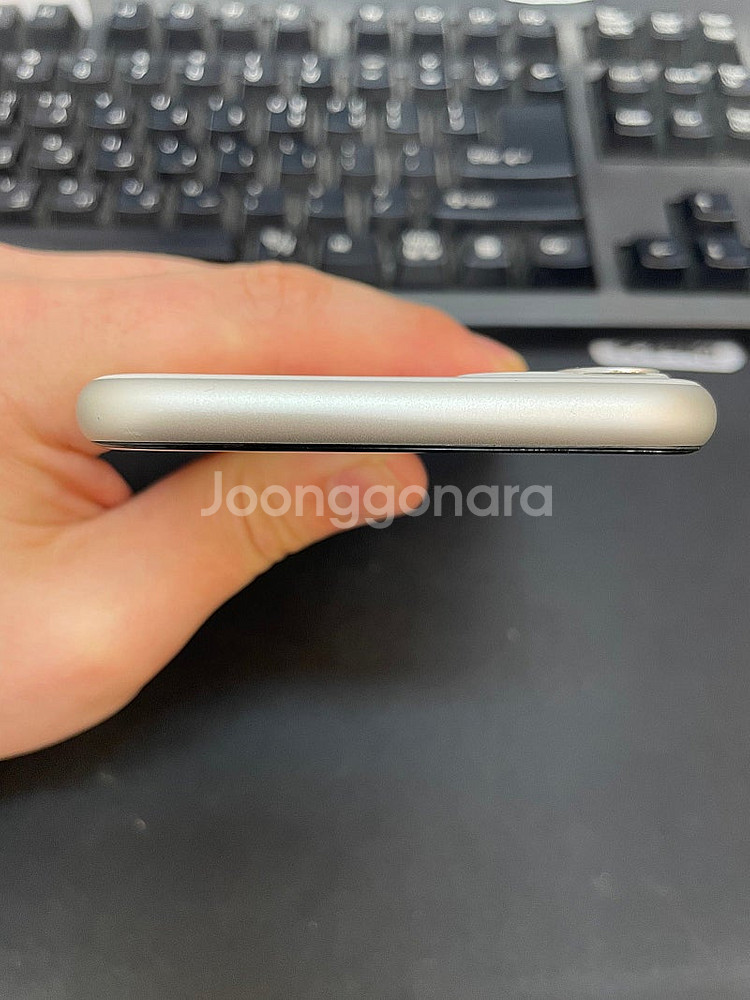아이폰11 화이트 64GB 사설교체 가성비좋은 중고18...--3