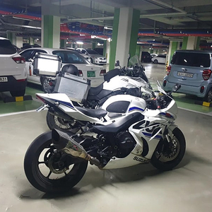 gsxr1000 17년식 82,000키로